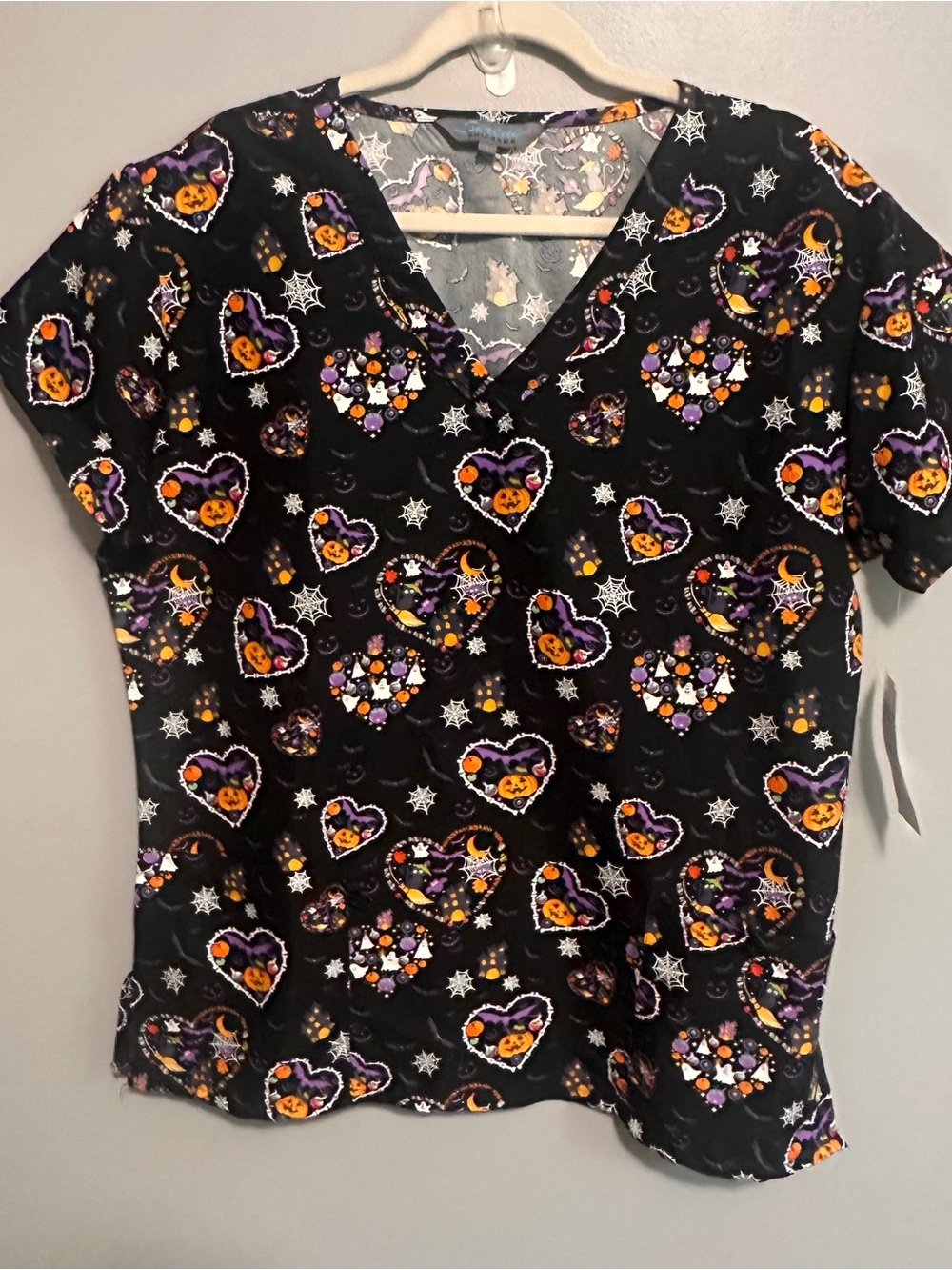 New Serene Uniforms Womens scrub top Large L Black Pumpkins Hearts Halloween